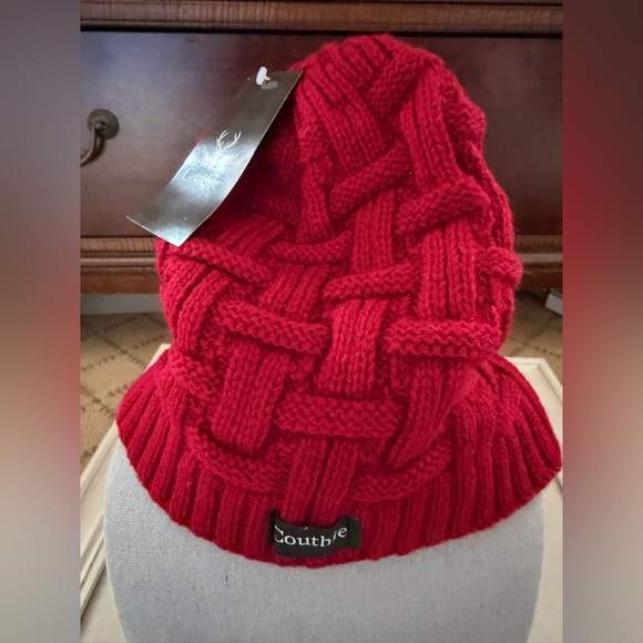 Couthie Accessories - Couthie UK Red Basket Weave Hat with Fleece lining NWT